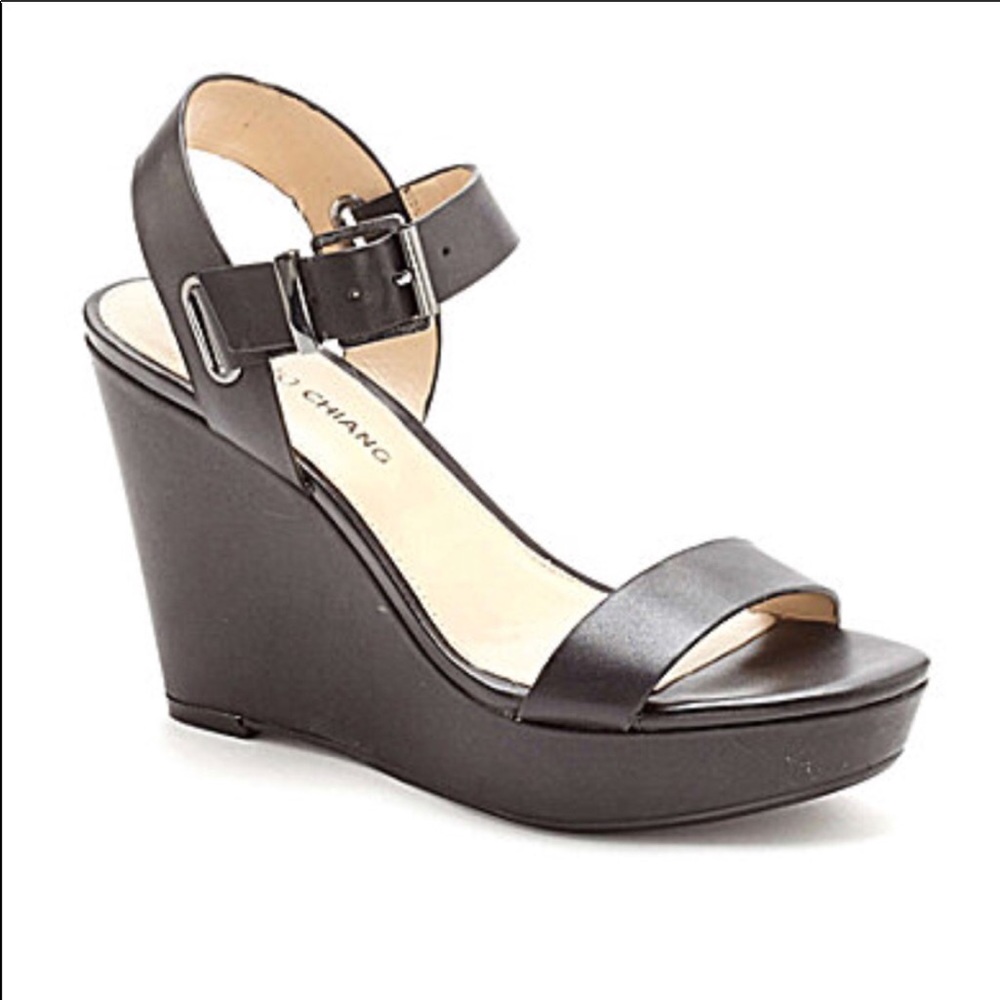 Black wedges